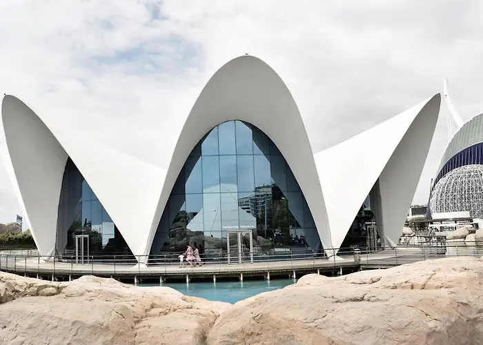 Amplio Junto A Ciudad De Artes *